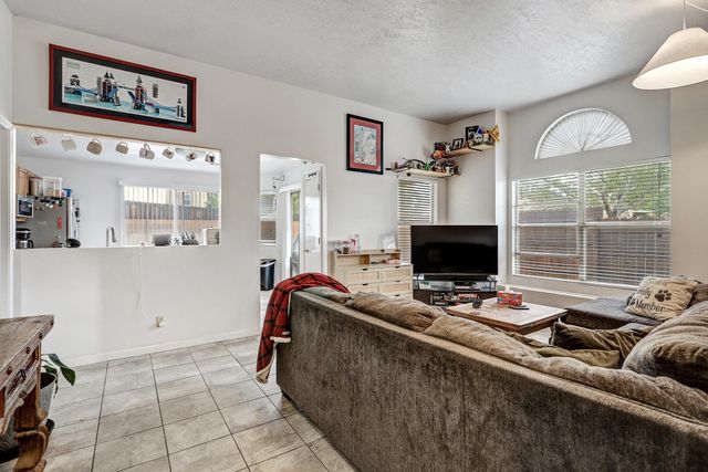 1645 Evelyn Drive NE, Rio Rancho, NM 87144