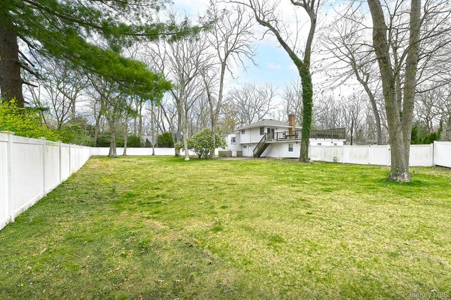 5 Shadywood Court, Huntington, NY 11743