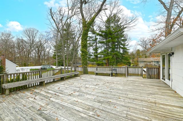 5 Shadywood Court, Huntington, NY 11743