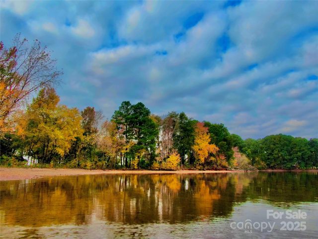 17832 Mollypop Lane, Cornelius, NC 28031