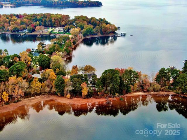 17832 Mollypop Lane, Cornelius, NC 28031