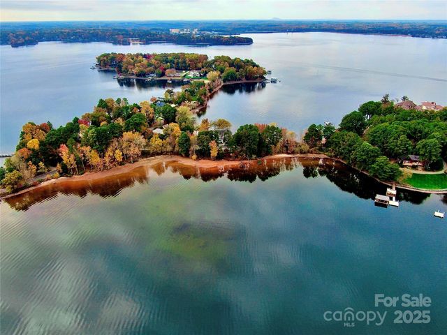 17832 Mollypop Lane, Cornelius, NC 28031