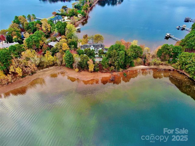 17832 Mollypop Lane, Cornelius, NC 28031