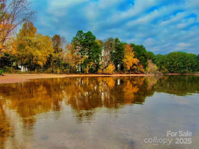 17832 Mollypop Lane, Cornelius, NC 28031