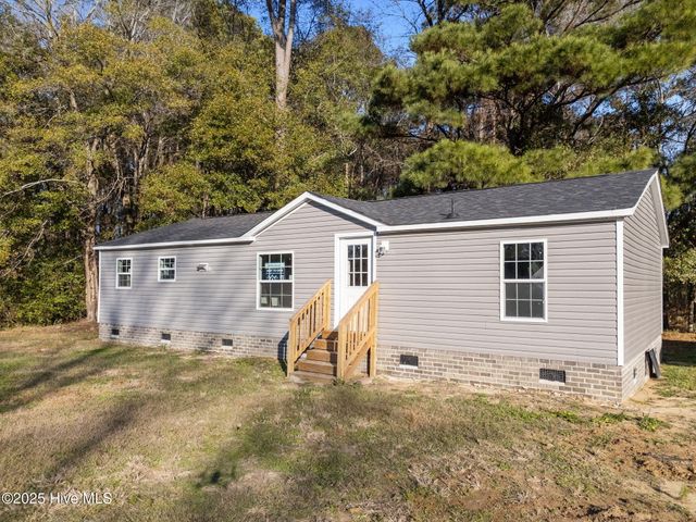 66 Willow Creek Lane, Whiteville, NC 28472