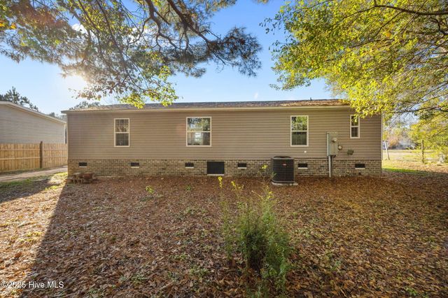 66 Willow Creek Lane, Whiteville, NC 28472