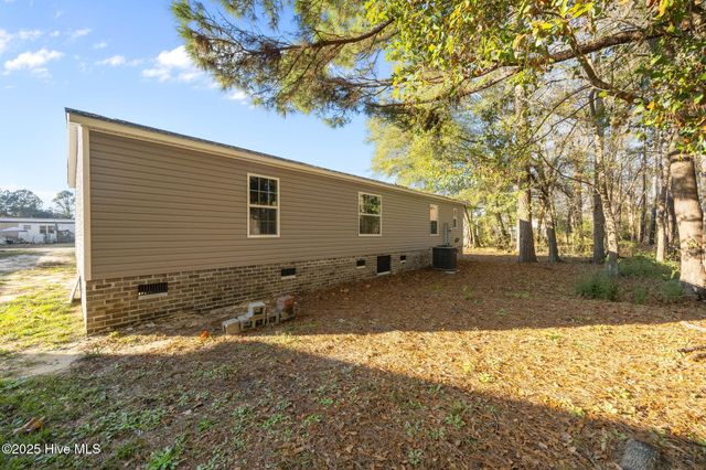 66 Willow Creek Lane, Whiteville, NC 28472