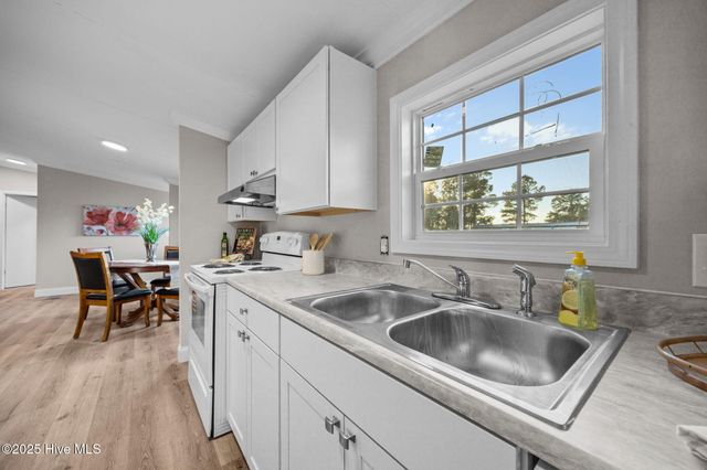 66 Willow Creek Lane, Whiteville, NC 28472