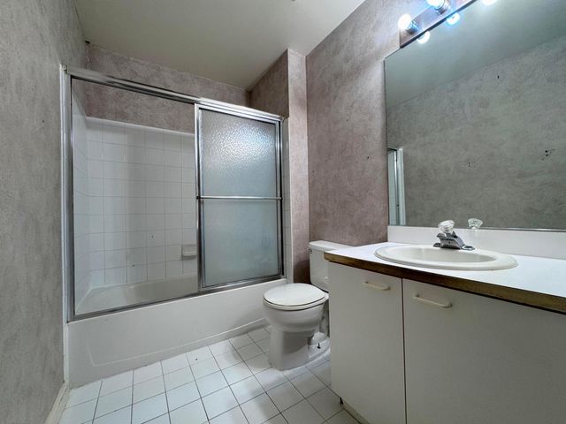 4989 SW 32nd Terrace, Dania Beach, FL 33312