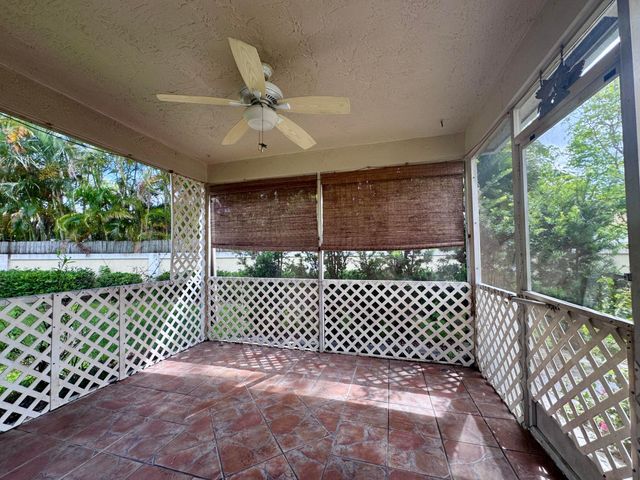 4989 SW 32nd Terrace, Dania Beach, FL 33312