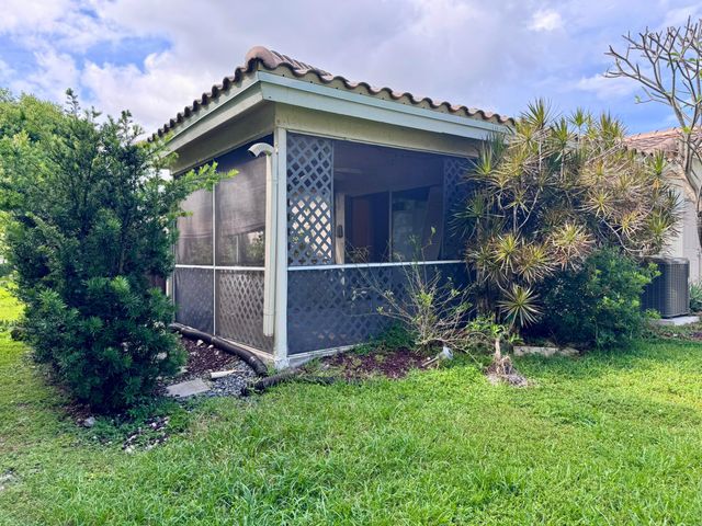 4989 SW 32nd Terrace, Dania Beach, FL 33312