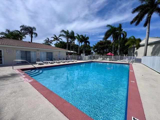 4989 SW 32nd Terrace, Dania Beach, FL 33312