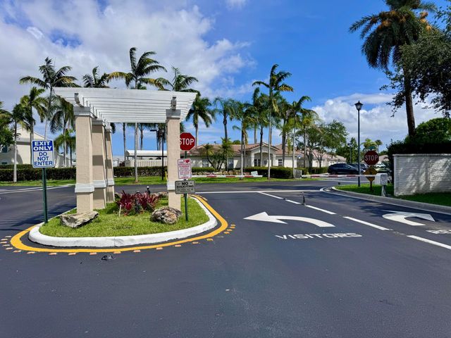 4989 SW 32nd Terrace, Dania Beach, FL 33312