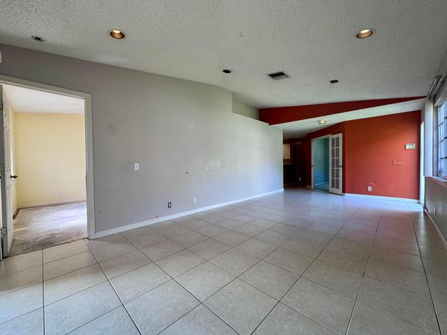 4989 SW 32nd Terrace, Dania Beach, FL 33312