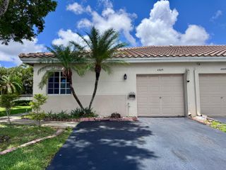 4989 SW 32nd Terrace, Dania Beach, FL 33312