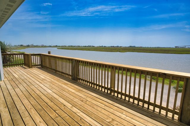 255 County Road 209, Sargent, TX 77414