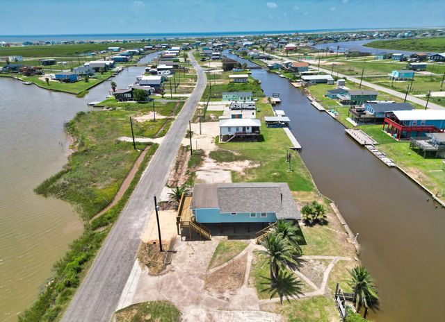 255 County Road 209, Sargent, TX 77414