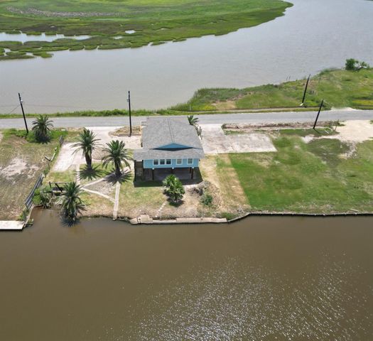 255 County Road 209, Sargent, TX 77414