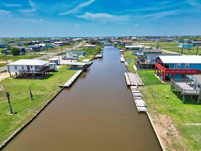 255 County Road 209, Sargent, TX 77414