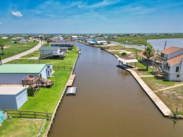 255 County Road 209, Sargent, TX 77414