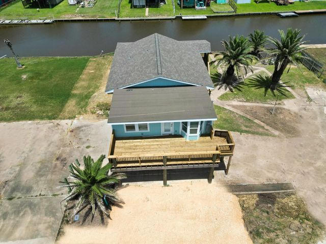 255 County Road 209, Sargent, TX 77414