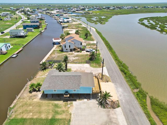 255 County Road 209, Sargent, TX 77414