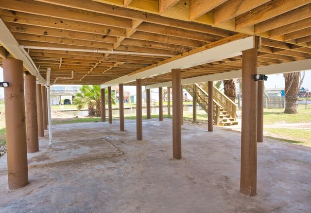 255 County Road 209, Sargent, TX 77414