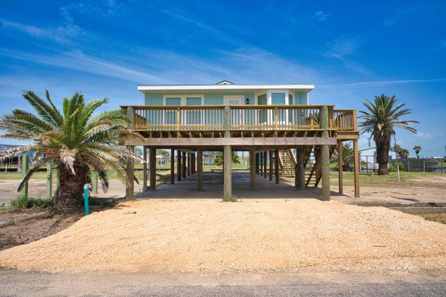 255 County Road 209, Sargent, TX 77414