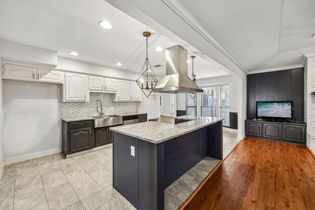 5209 Fairway Circle, De Cordova, TX 76049