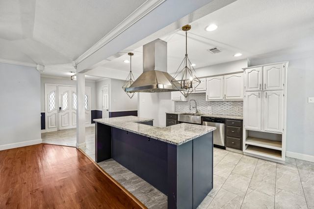 5209 Fairway Circle, De Cordova, TX 76049