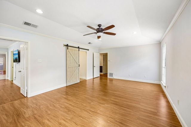 5209 Fairway Circle, De Cordova, TX 76049