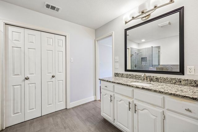 5209 Fairway Circle, De Cordova, TX 76049