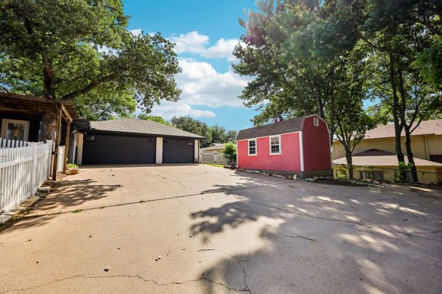 5209 Fairway Circle, De Cordova, TX 76049