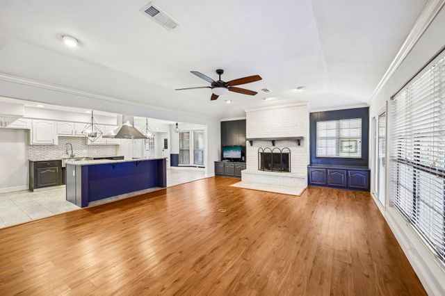 5209 Fairway Circle, De Cordova, TX 76049
