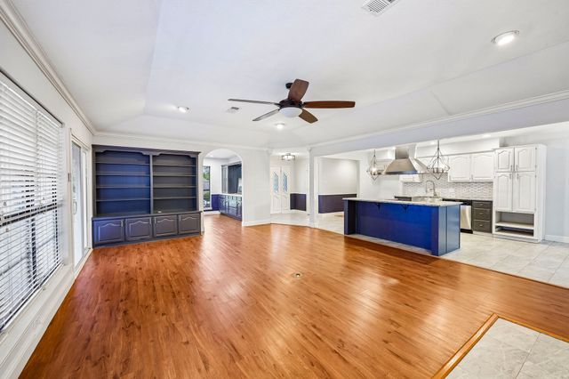 5209 Fairway Circle, De Cordova, TX 76049