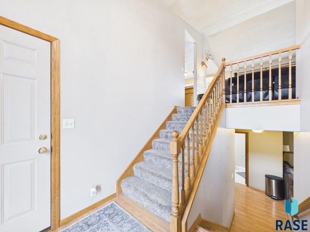 3300 S Sundrop Ave Avenue, Sioux Falls, SD 57110