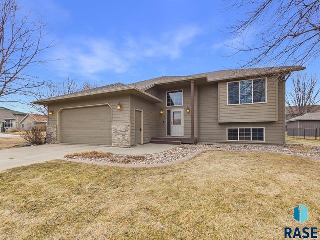 3300 S Sundrop Ave Avenue, Sioux Falls, SD 57110