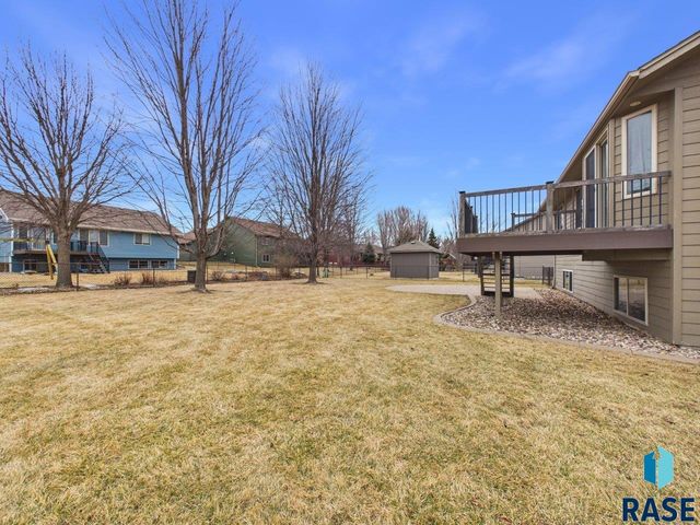 3300 S Sundrop Ave Avenue, Sioux Falls, SD 57110