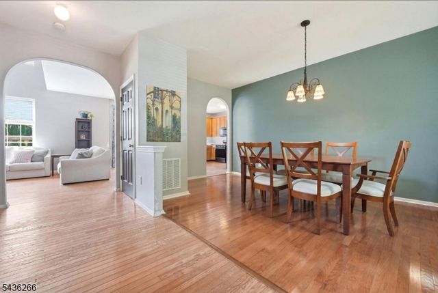 44 Haze Way, Lopatcong Twp., NJ 08865