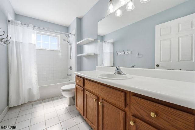 44 Haze Way, Lopatcong Twp., NJ 08865