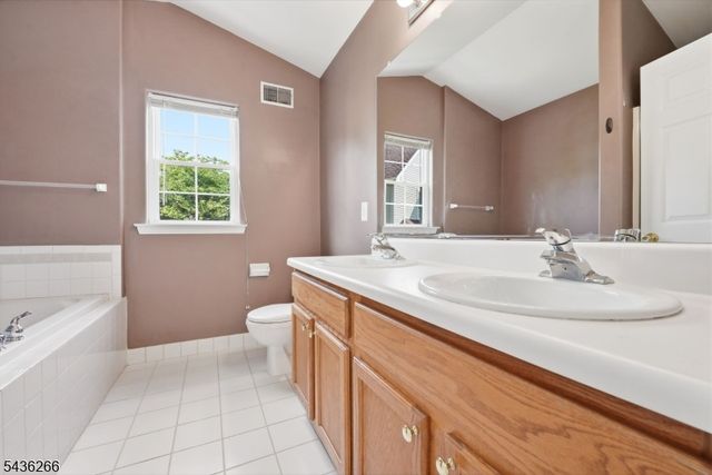 44 Haze Way, Lopatcong Twp., NJ 08865