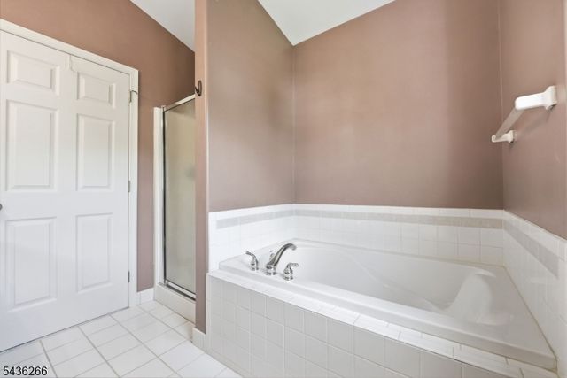 44 Haze Way, Lopatcong Twp., NJ 08865