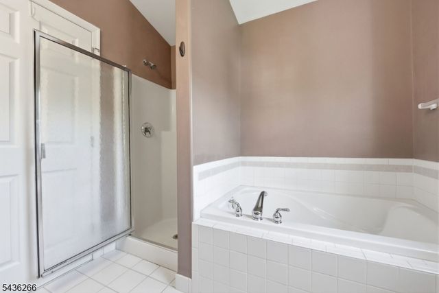 44 Haze Way, Lopatcong Twp., NJ 08865