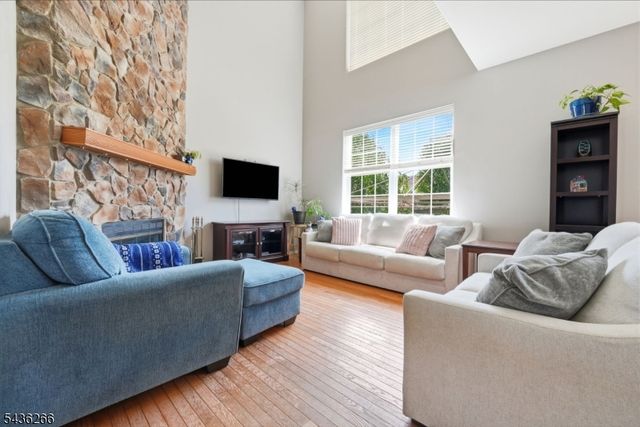44 Haze Way, Lopatcong Twp., NJ 08865