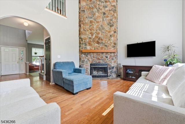 44 Haze Way, Lopatcong Twp., NJ 08865