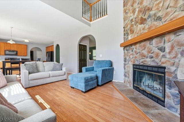 44 Haze Way, Lopatcong Twp., NJ 08865