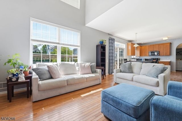44 Haze Way, Lopatcong Twp., NJ 08865