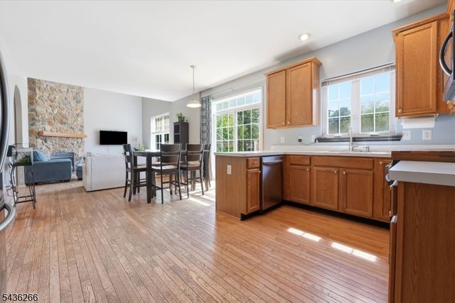 44 Haze Way, Lopatcong Twp., NJ 08865
