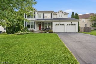 44 Haze Way, Lopatcong Twp., NJ 08865