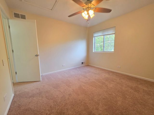 338 Bunker Hill Circle, Aurora, IL 60504